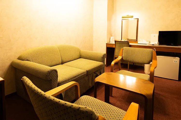 ソファーと椅子